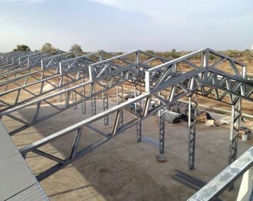 Armaduras de acero estructural en obra