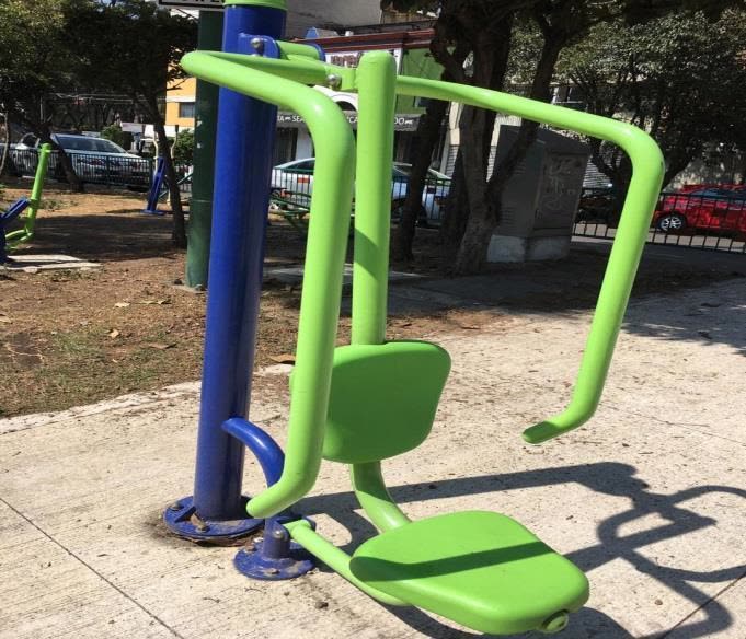 Gimnasio al aire libre fabricado en acero